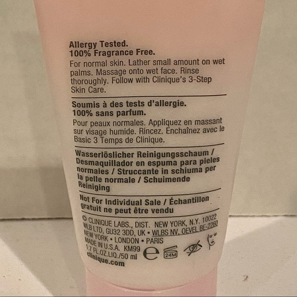 Clinique Rinse Off Foaming Cleanser Mousse 1.7oz - Picture 3 of 4